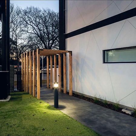 Penthouse With Park View Christchurch Exterior foto